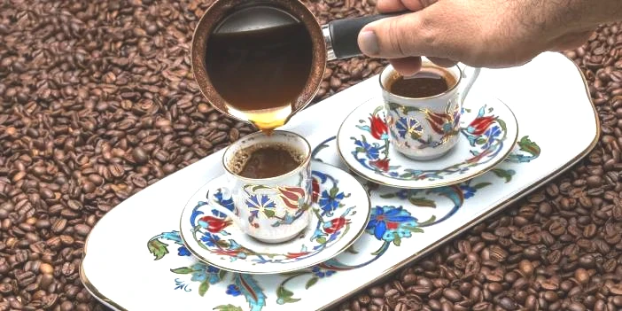 Kahve tiryakileri sakın bunu yapmayın! Bu hata hem odaklanmanızı engeller hem de kaygı duygusunu arttırır