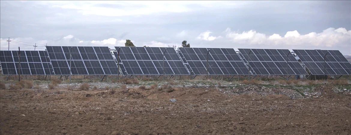 Erbil'deki bir köyde güneş enerjisiyle tasarruf sağlanarak hava kirliliği önleniyor