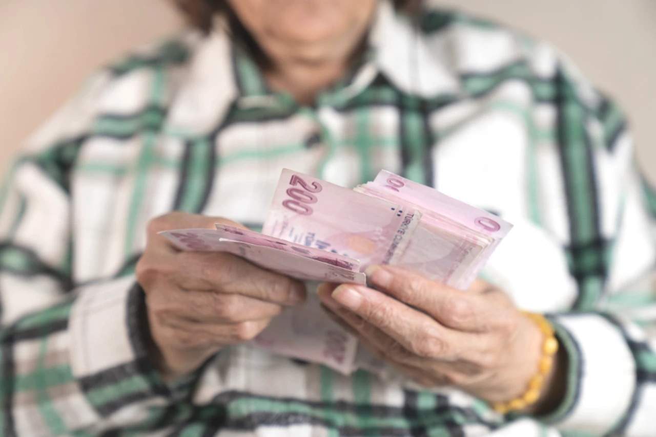 Memur Emeklisinin 8.077 TL Davası! Gözler Anayasa Mahkemesi'nde