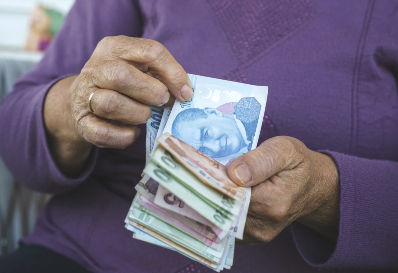 Memur Emeklisinin 8.077 TL Davası! Gözler Anayasa Mahkemesi'nde