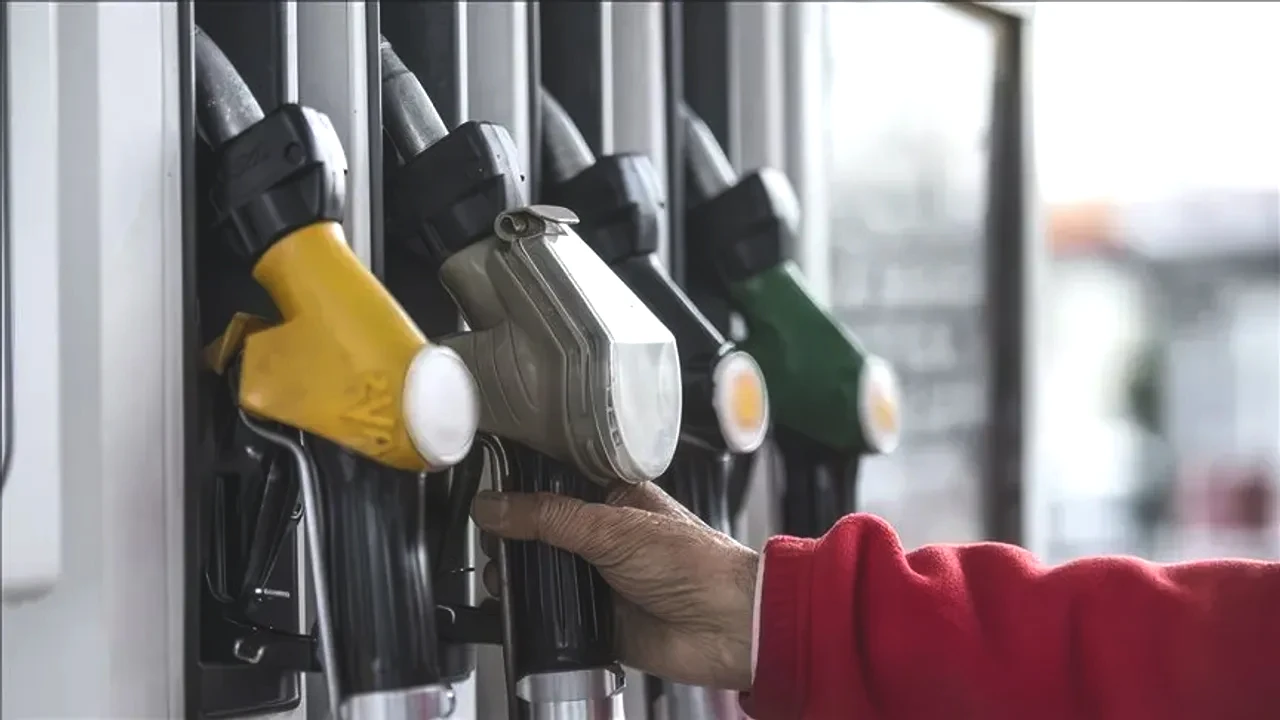 Eşel Mobil 1 Ekim'de Bitiyor! Benzinde 12,48 TL'lik Artış Gündemde