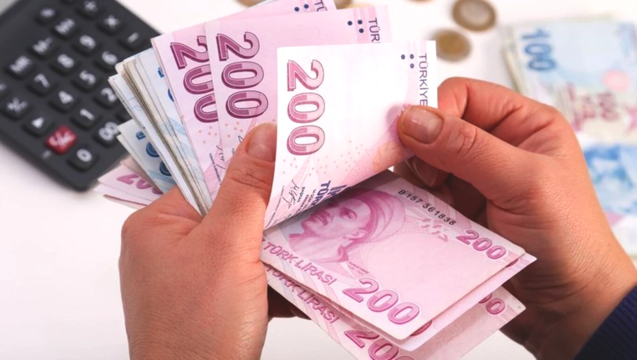 Memur Maaşına Ocakta Yeni Zam! En Düşük Maaş 76 Bin TL'ye Yaklaşıyor