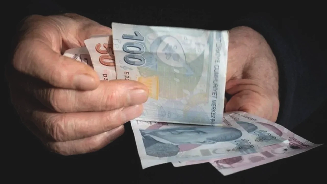 Emekliye Yeni Sistem Geliyor! Maaş Hane Gelirine Göre Tamamlanacak