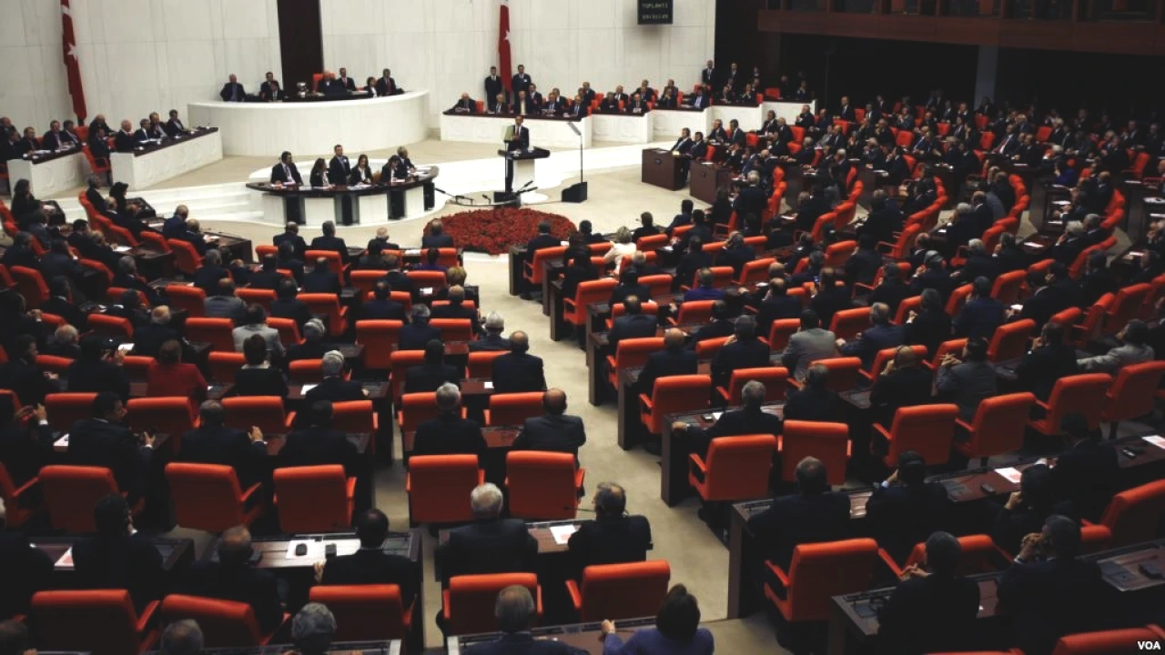 Meclis Yarın Açılıyor! Emeklinin Gözü Bu Tekliflerde