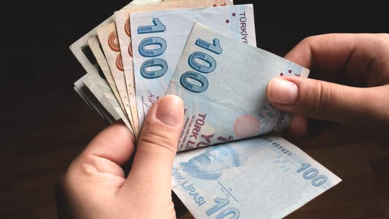 65 Yaş Aylığı 7.257 TL Oldu! Kimler Alabilir, Başvuru Nereye?