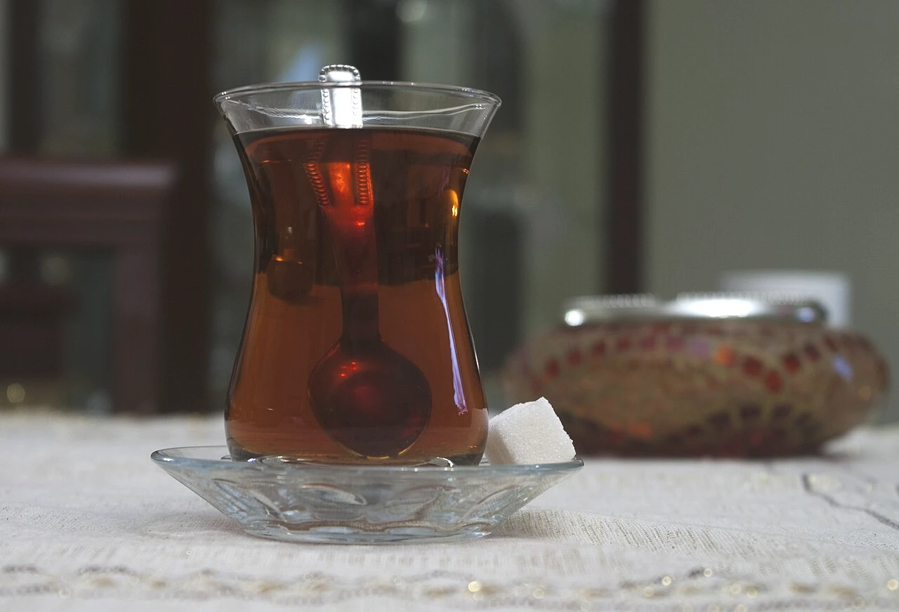 Çayı Yıllardır Yanlış Demliyoruz! Lezzeti Yok Eden Hata