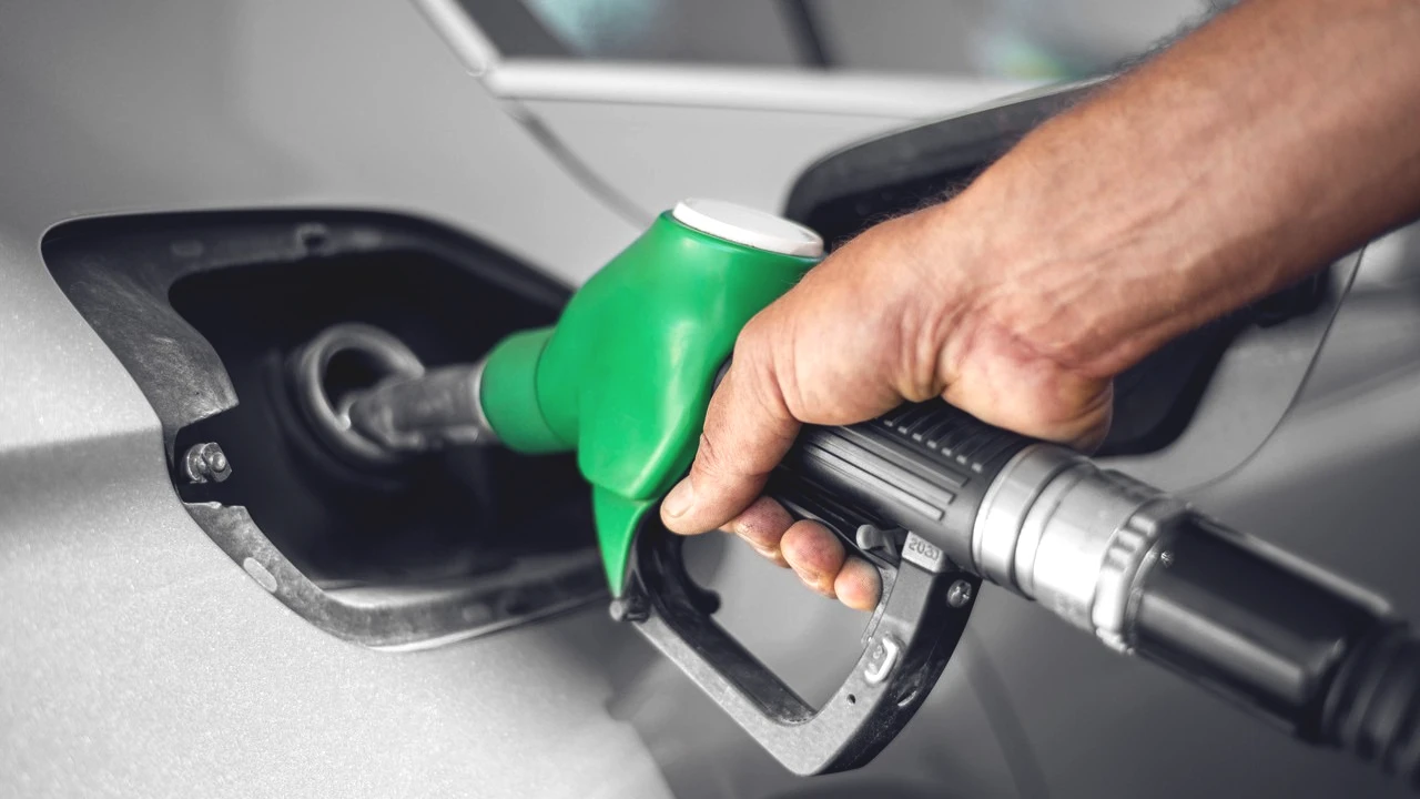 Akaryakıtta Eşel Mobil Yarın Bitiyor! Benzine 12,48 TL Zam Riski