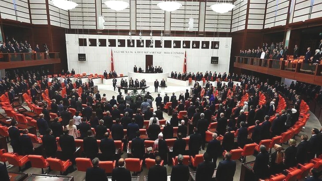 Meclis Bugün Açılıyor! Emeklinin Gözü Bu 3 Düzenlemede