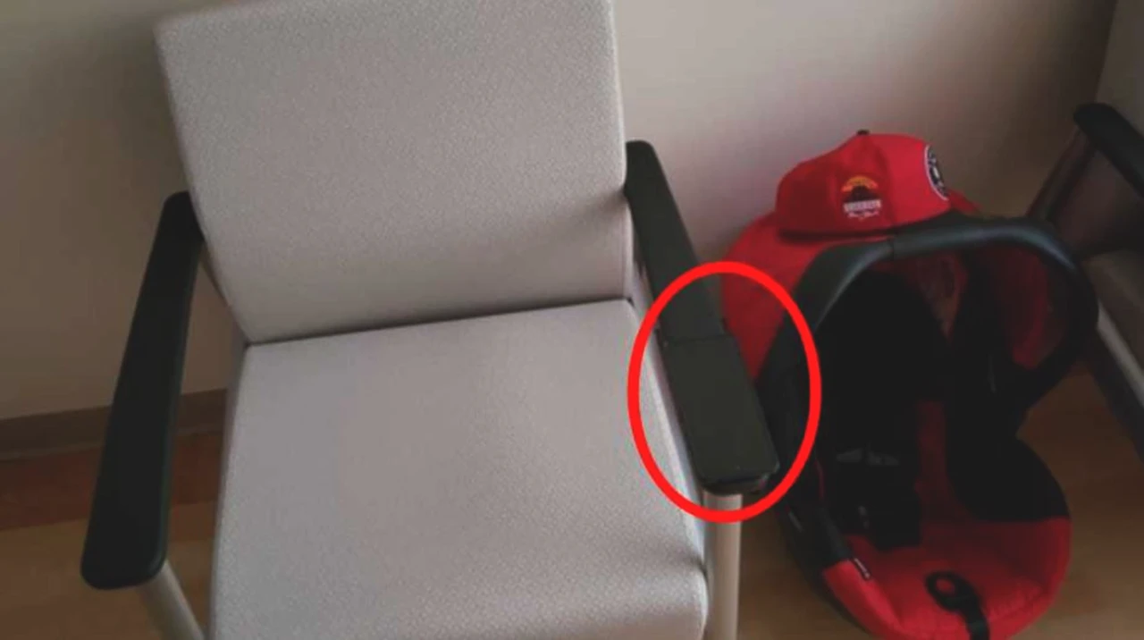 Bu Fotoğrafta Bir Telefon Saklı! 135 Kişiden Sadece 2'si Buldu