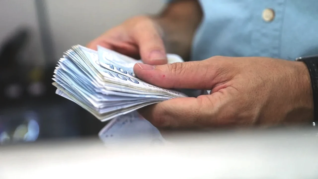İzne Çıkan İşçinin Maaşı Peşin Ödenecek! Yargıtay'dan Emsal Tazminat Kararı